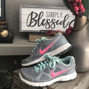 Women’s Nike Revolution Running Shoes Size 6